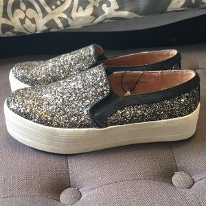Slip on platform sneakers